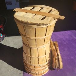 6   NEW   Crab Basket  W/ Lids. Never Wet Never Been Used