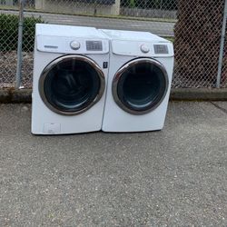 SAMSUNG WASHER AND DRYER SET.