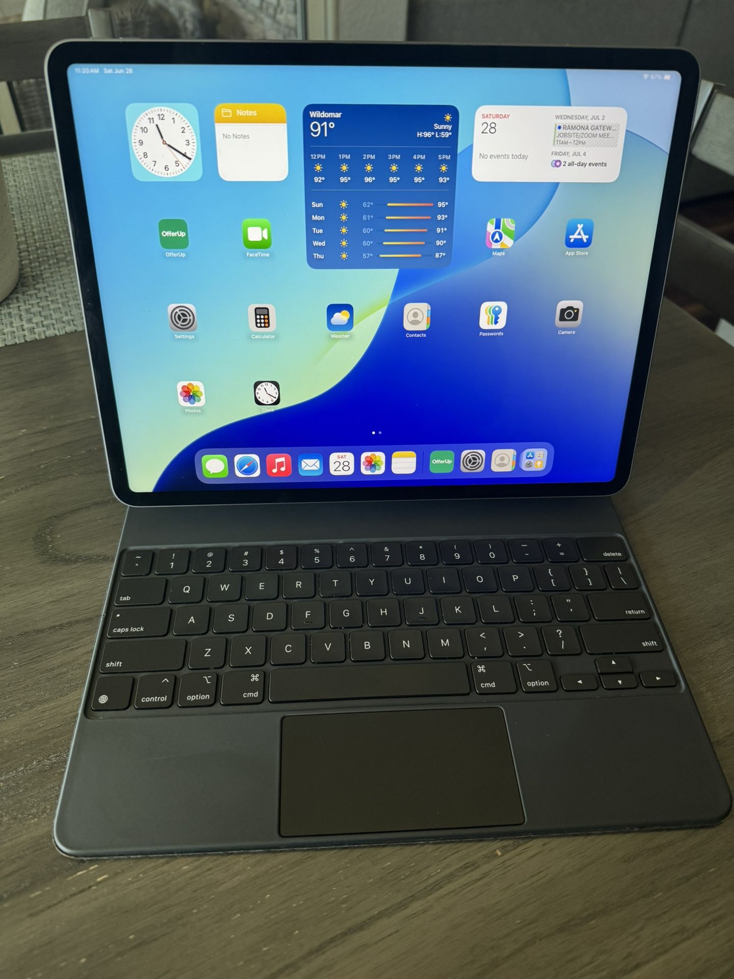 Apple iPad Pro 5th Generation Excellent Condition (Like New)