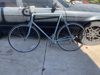 Schwinnn Road Bike