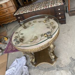 Antique Bronze round Table