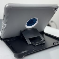  Apple iPad  7th Generation Mix GBs- $150 & Up