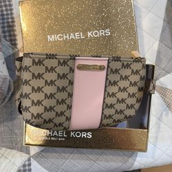 NEW!!! Michael Kors Adjustable Belt bag $25