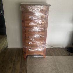 Ethan Allen Solid Wood Tall Chest / Lingerie Dresser 