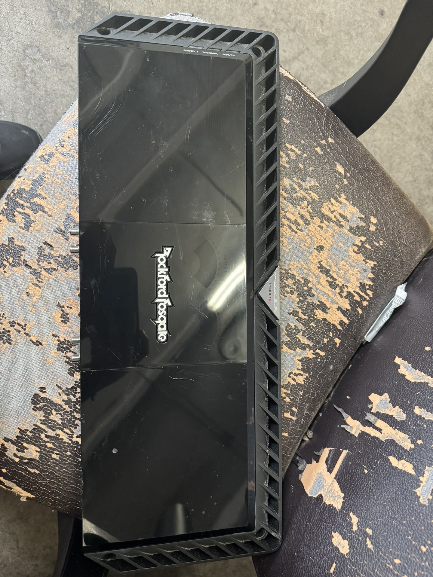 Rockford T2500 amp