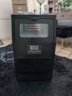 Commercial ice maker