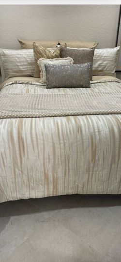 Donna Karan Duvet Cover Set