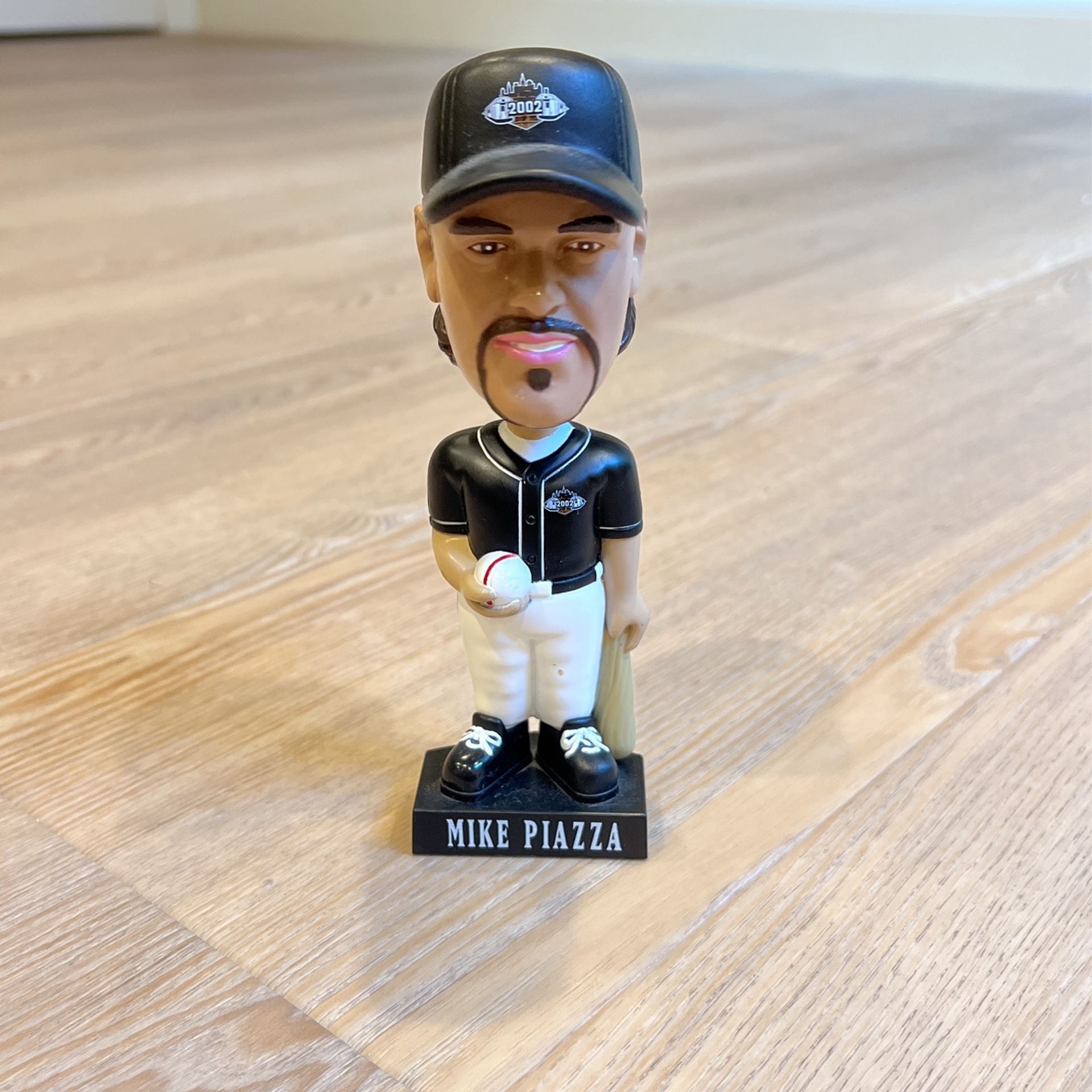 2002 Mike Piazza Figurine