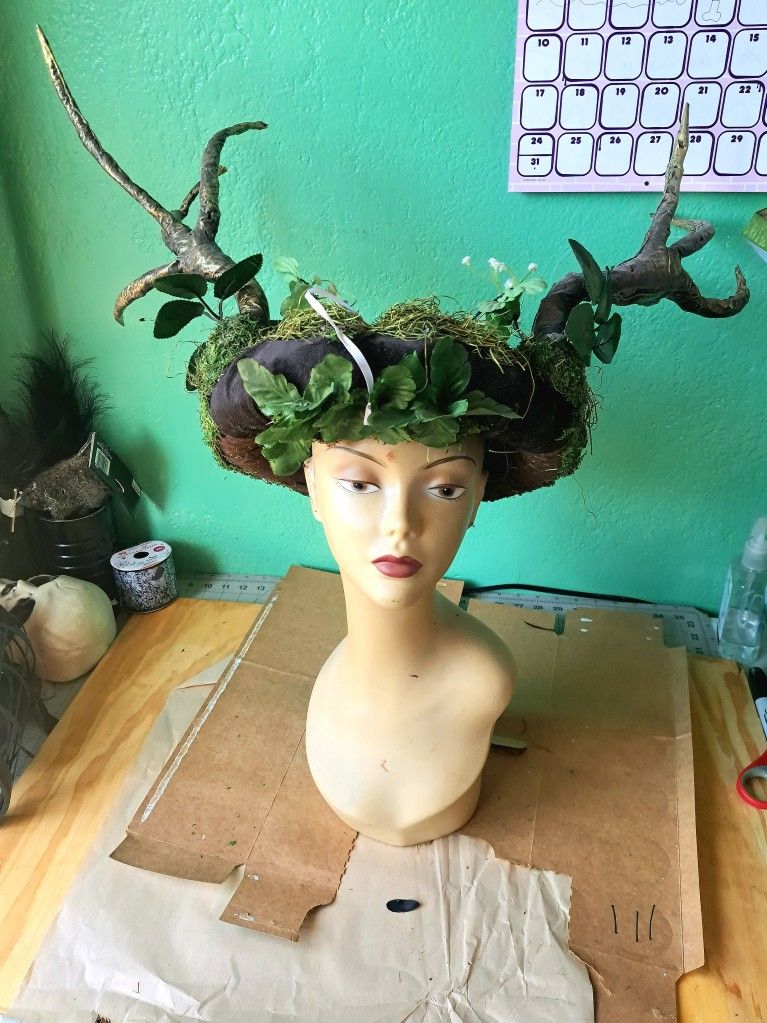 Fawn Mythological Fairytale Deer Buck Renaissance Head Crown Antlers
