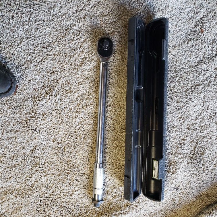 1/2 in. Drive 20-150 ft. lb. Click Torque Wrench
