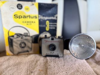 Vintage Vanguard Box Camera with Flash and Box