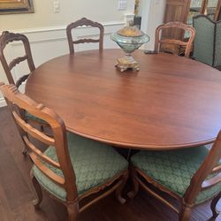 Ethan Allen Cameron 72” Wood Round Dining Table With 6 Chairs And Cover