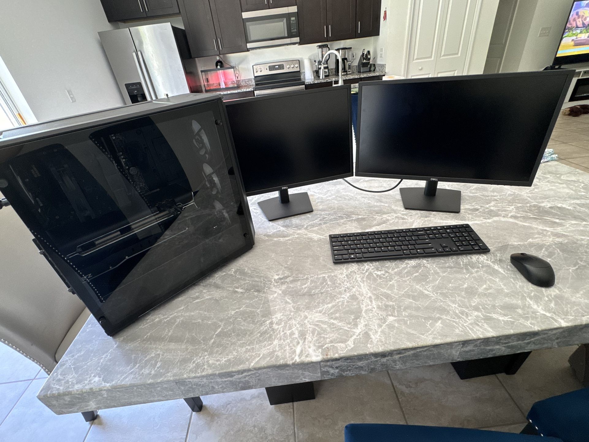 Gaming PC W Dual Monitor Setup