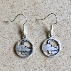 💨 Darling crescent moon & clouds charm earrings