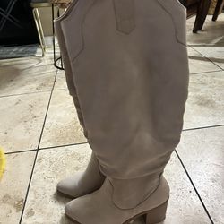 Women’s Boots Size 8