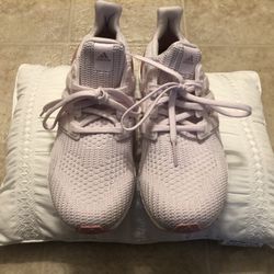 Women’s Ultra Boost Size 10