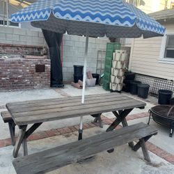 Nice picnic table great for holidays coming up