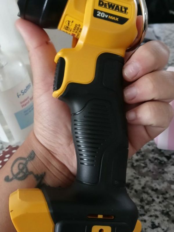 Lampara Dewalt 20v