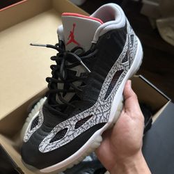 Jordan 11 Low 