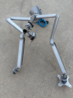 Heavy-Duty Triple Monitor Desk Mount – Fully Adjustable 3-Screen Stand