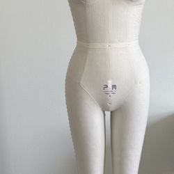 P &M Mannequin with legs