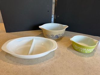 Miscellaneous Pyrex set of 3.