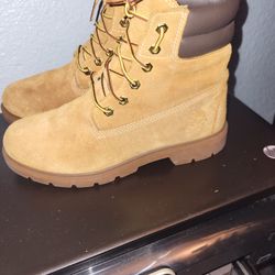 WOMENS TIMBERLAND BOOT SIZE 7.5