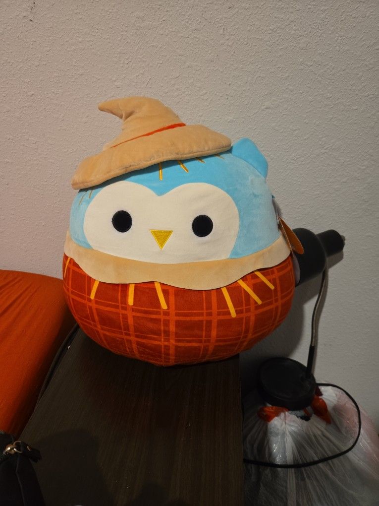 Squishmallow: Winston. Scarecrow