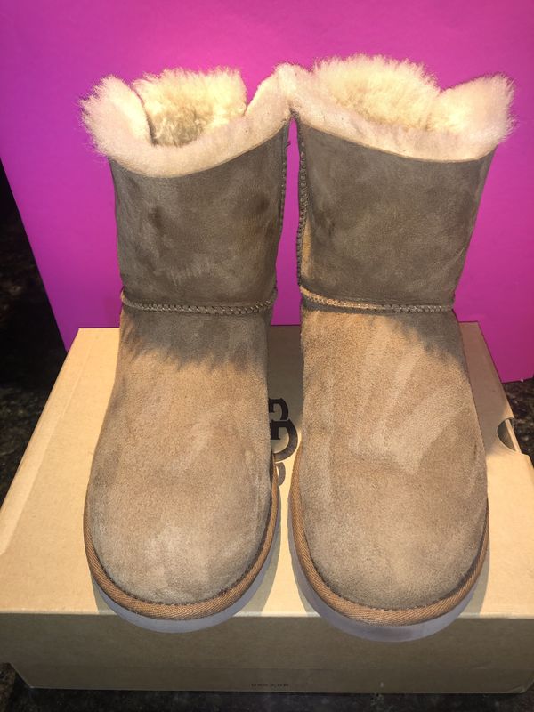 ugg bailey bow olive