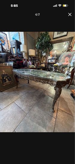 Beautiful Hollywood Regency solid bronze, Italian model, top coffee table