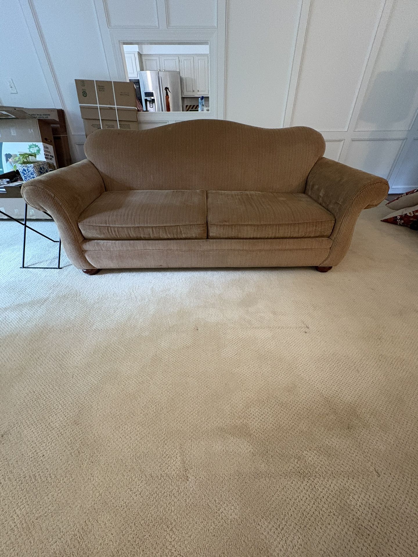 📫 Moving ~ Broyhill Queen Sleeper Sofa