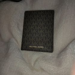 Michael kors wallet. used once..