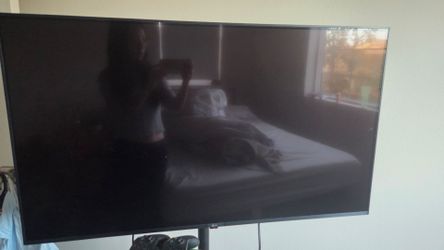 LG 32” Smart TV