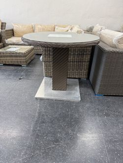 Round Rattan Outdoor Dining Table with Glass Top