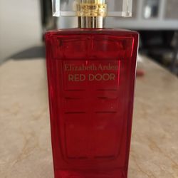 Red door Perfume ( 1.7 FL OZ    /    50 ML)