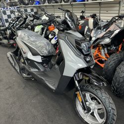 Brand New Trex 200cc Gas Scooter 