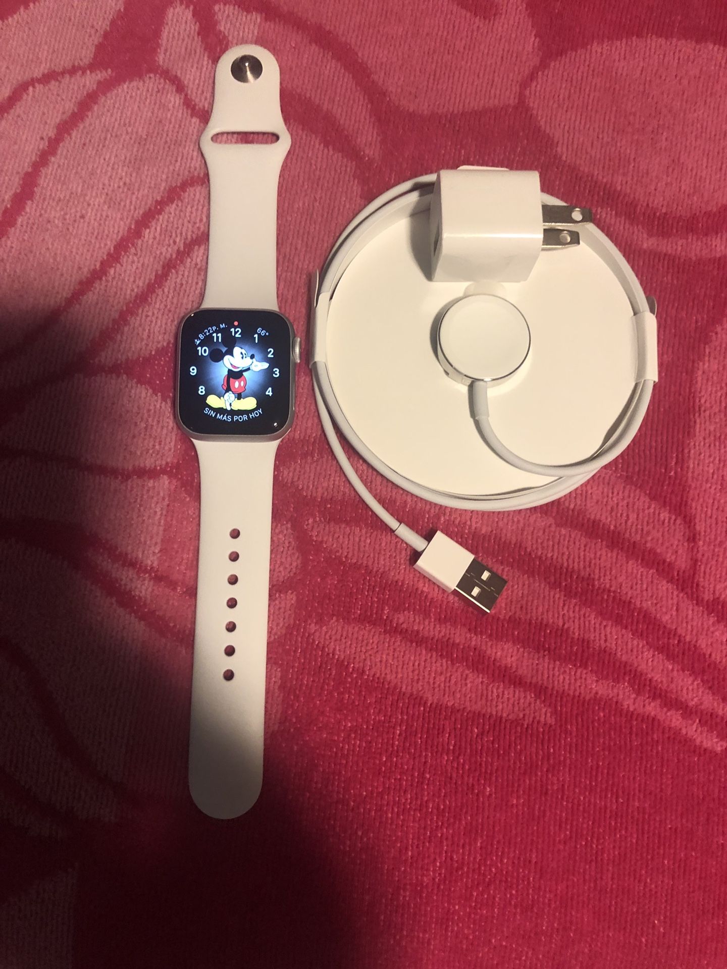 Apple Watch series 4 clean no scratches at all GPS only 300 obo