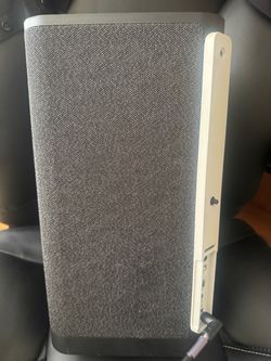 $195_OBO_Ultimate Ears HYPERBOOM Portable bluetooth speaker_Black Aux