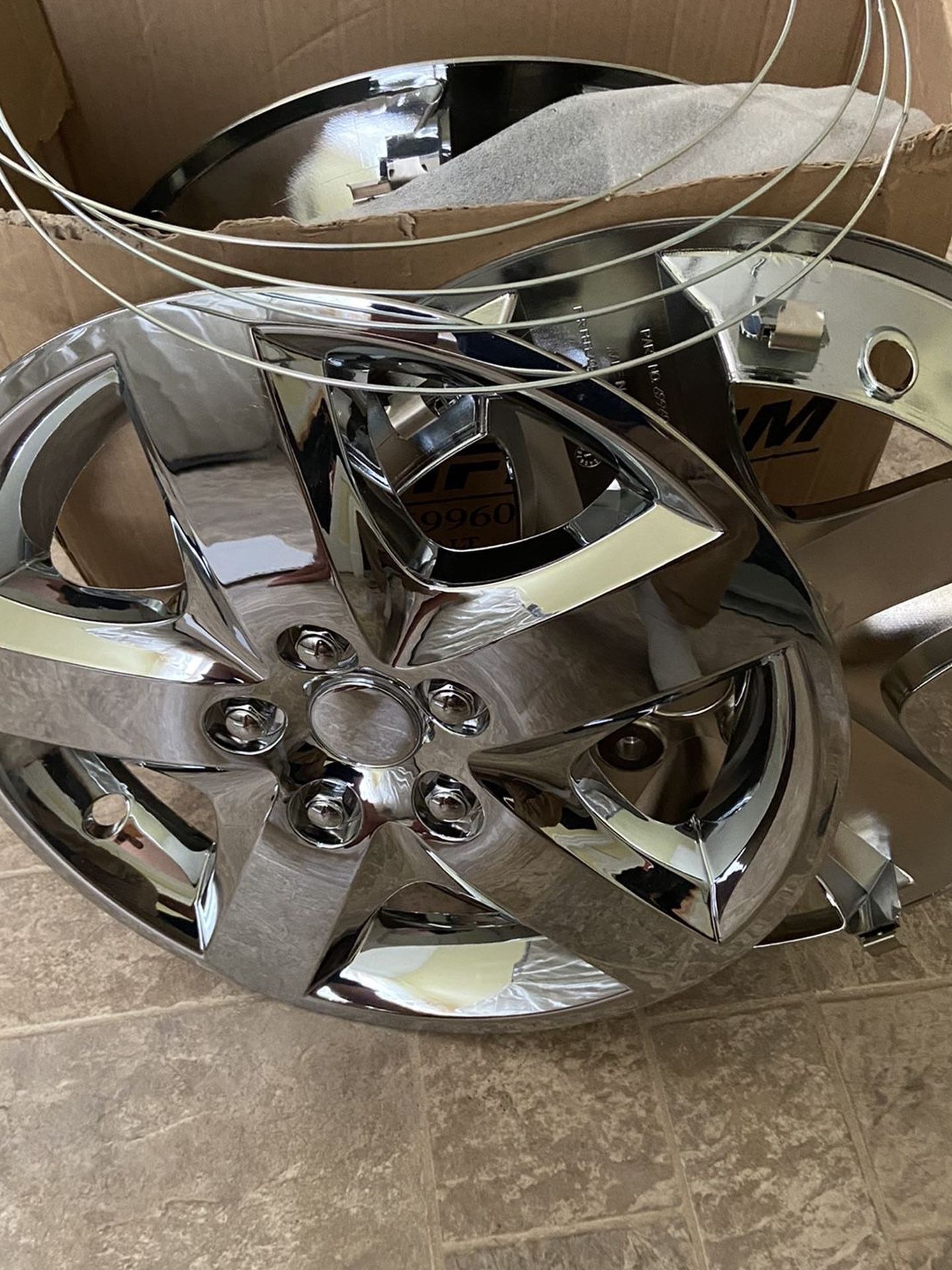 Chevrolet Cobalt 2012 Hub Caps