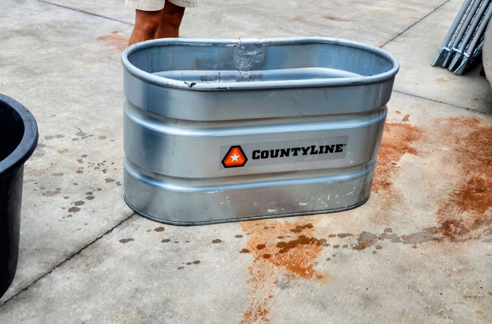 Metal bin