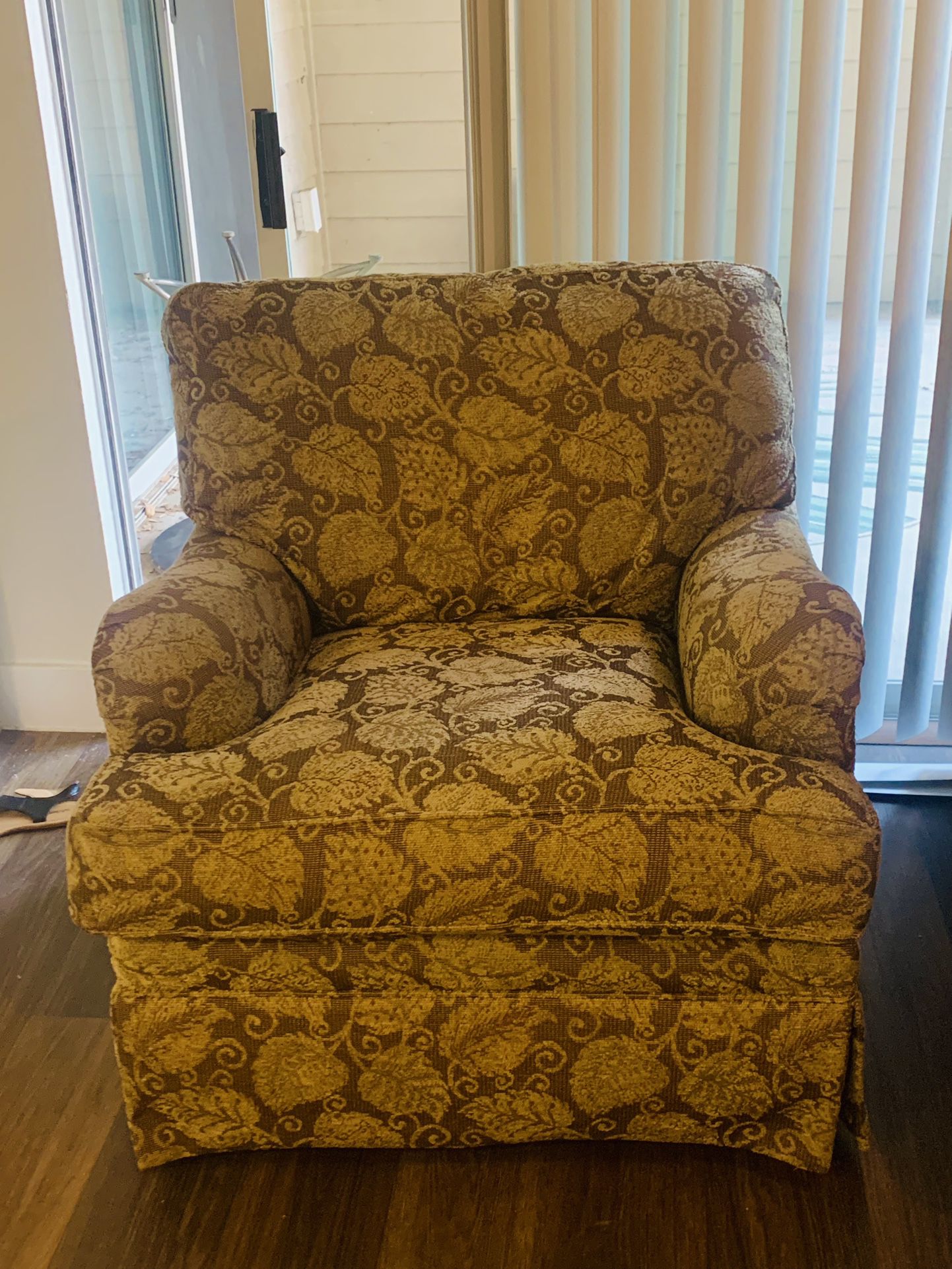 Thomasville arm chair; gold & brown💓 ***BRAND NEW***
