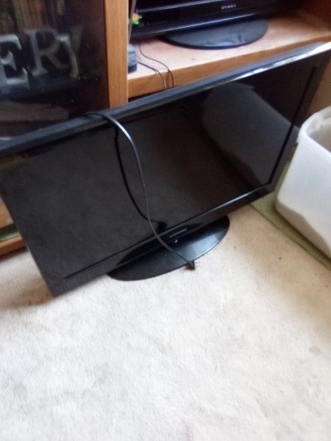 T.V. 32