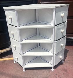 Corner dresser
