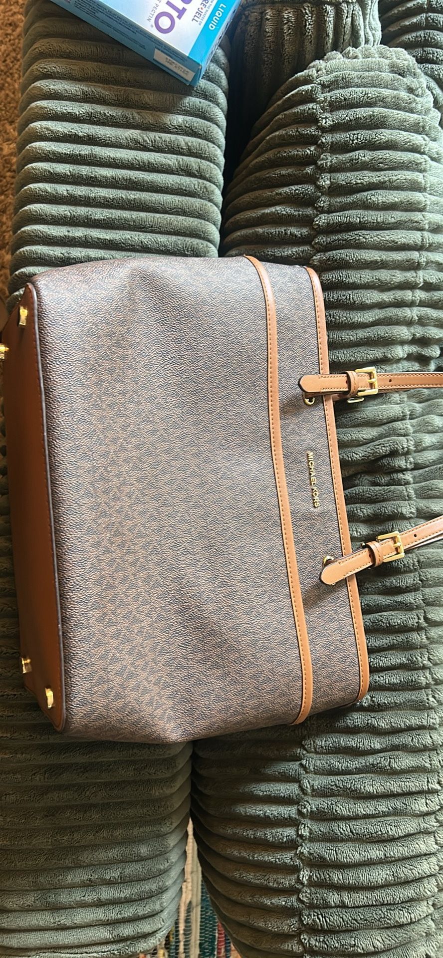Micheal Kors Hand Bag W/wallet