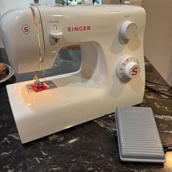 SINGER Model 2250 Tradition Electric Sewing Machine with Foot Pedal and Manual