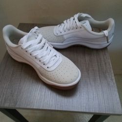 PUMA tennis Shoes 
