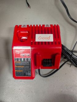 Like New Milwaukee M12 & M18 12-Volt/18-Volt Lithium-Ion Multi-Voltage Battery Charger.