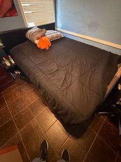 Queen mattress with plastic box stand