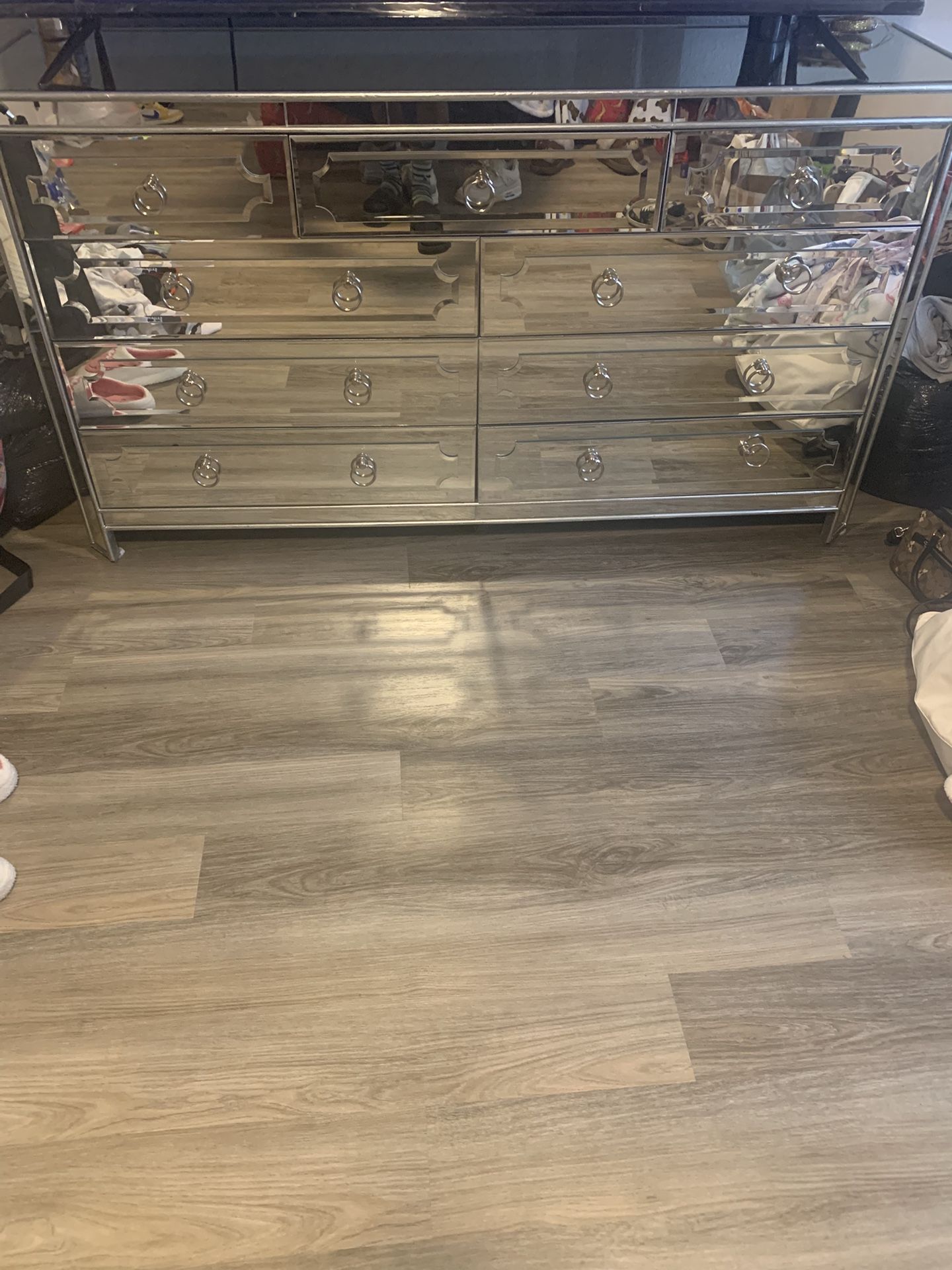 Dresser Only. Very Big And Heavy I Paid 1400 For It