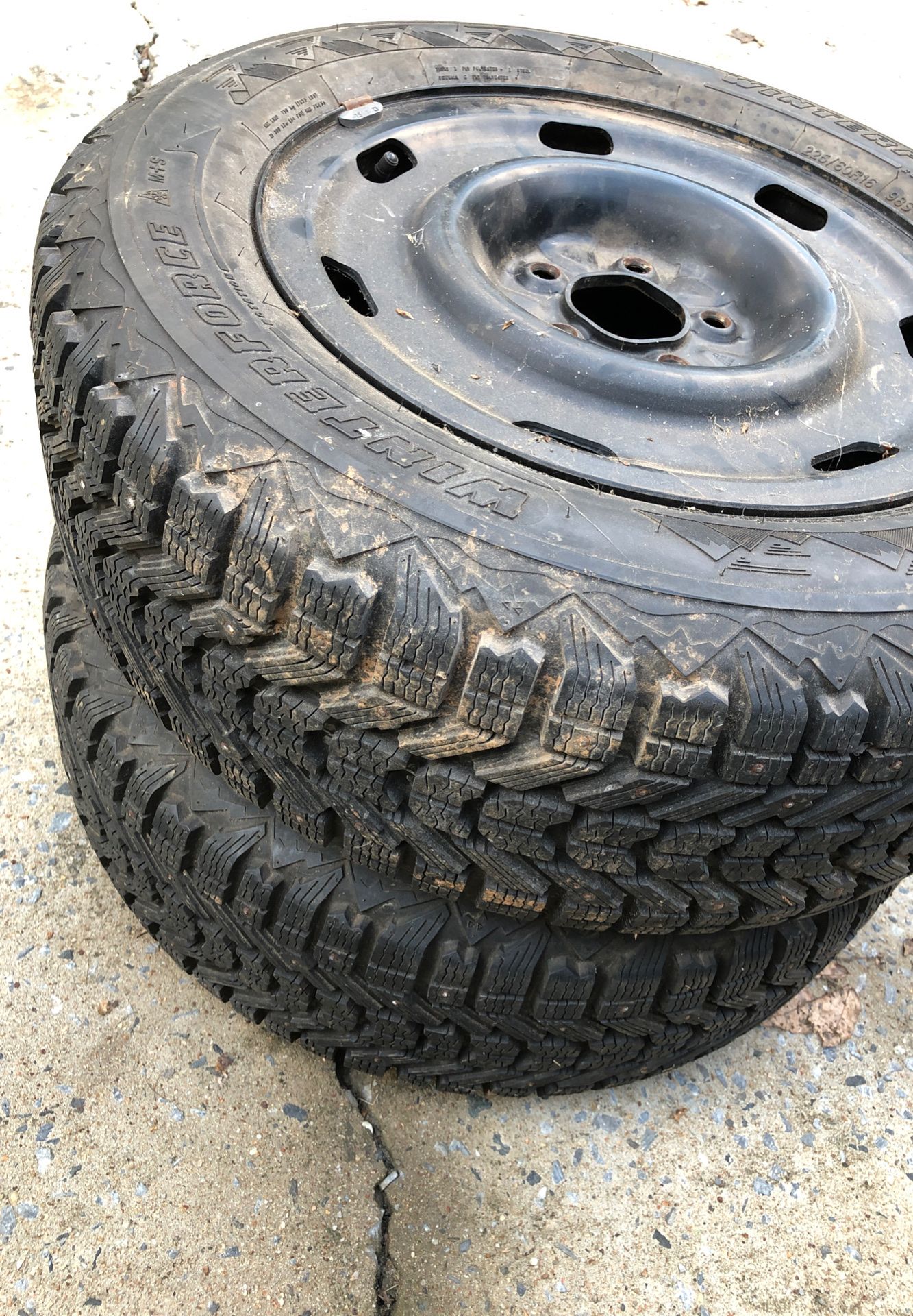 Snow tires